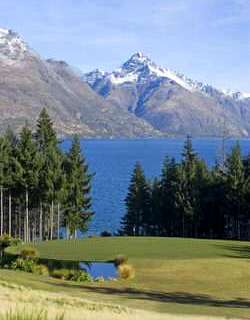 Queenstown golf at Kelvin Heights over looking lake Wakatipu