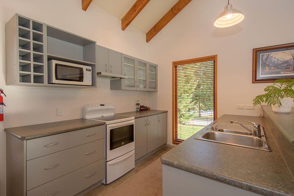 The-Cottage-kitchen